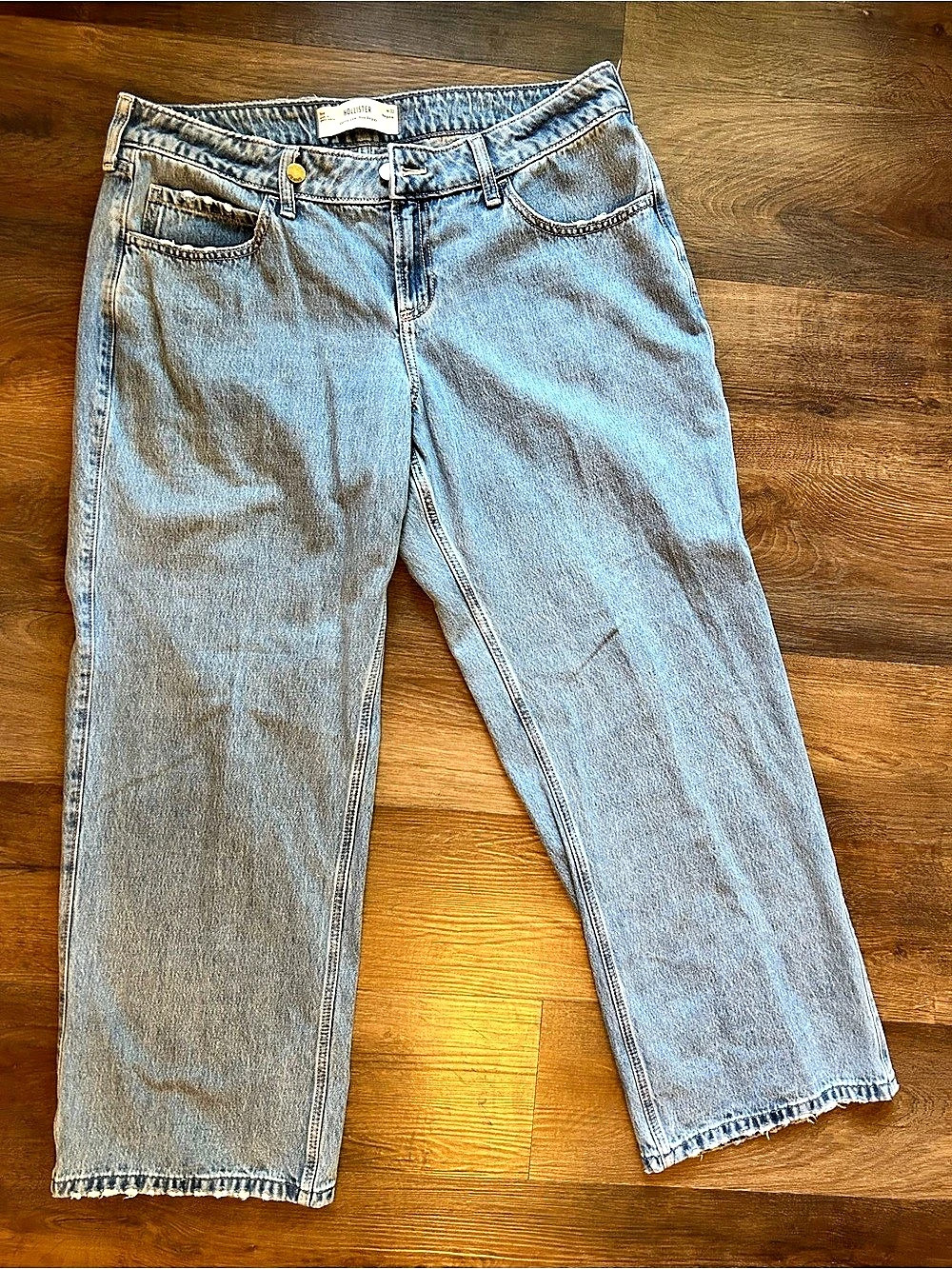 Hollister Curvy Low-Rise Baggy Jeans Women's Straight Leg Jeans Waist 32